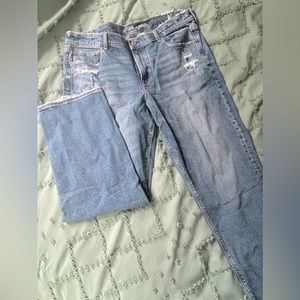 Distressed American Eagle Mom Jeans - Size 18 - Never Worn